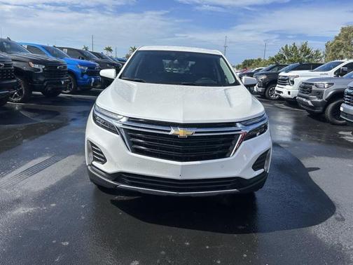 Iridescent Pearl Tricoat 2024 Chevrolet Equinox 1LT