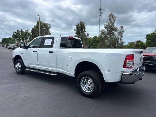 Bright White Clearcoat 2024 RAM 3500 Big Horn Crew Cab 4x4 8' Box