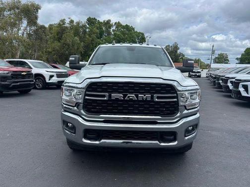 Bright White Clearcoat 2024 RAM 3500 Big Horn Crew Cab 4x4 8' Box