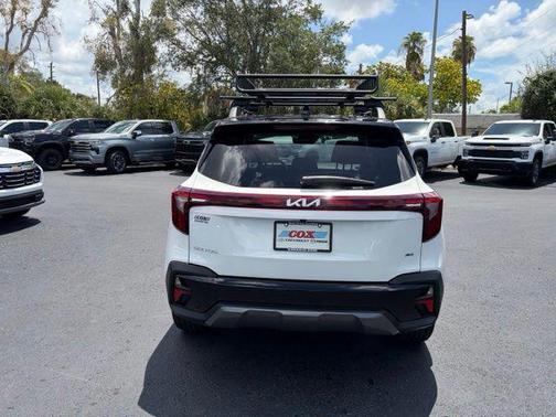 Clear White 2024 Kia Seltos X-Line