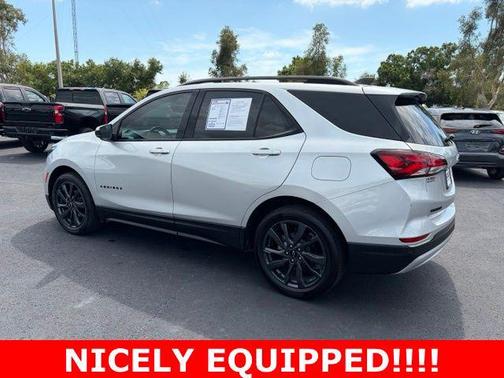 Silver Ice Metallic 2022 Chevrolet Equinox FWD RS