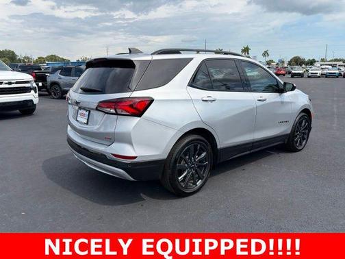Silver Ice Metallic 2022 Chevrolet Equinox FWD RS