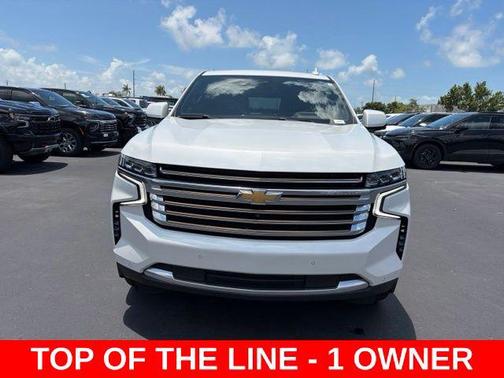 Iridescent Pearl Tricoat 2022 Chevrolet Suburban 4WD High Country