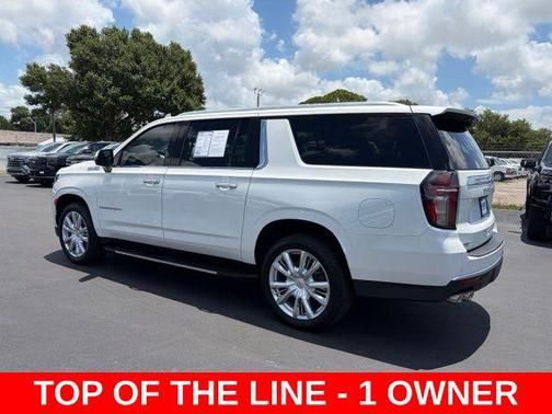 Iridescent Pearl Tricoat 2022 Chevrolet Suburban 4WD High Country