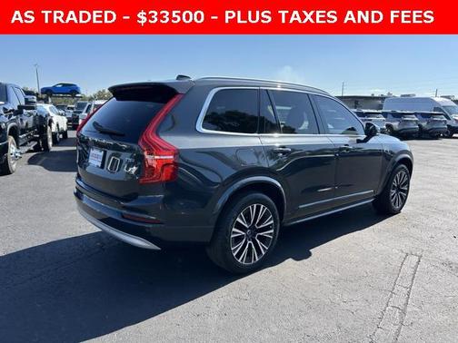 2022 Volvo XC90 T5 Momentum