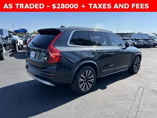 2022 Volvo XC90 T5 Momentum
