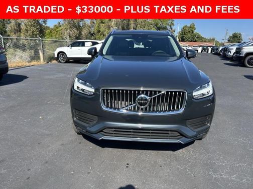 2022 Volvo XC90 T5 Momentum