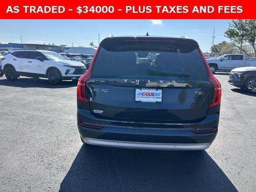 2022 Volvo XC90 T5 Momentum