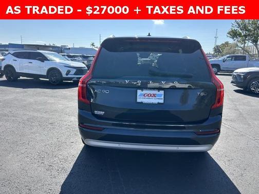 2022 Volvo XC90 T5 Momentum