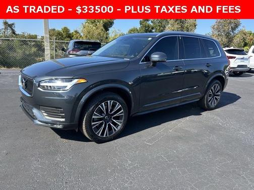 2022 Volvo XC90 T5 Momentum