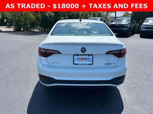 Pure White 2023 Volkswagen Jetta 1.5T SE