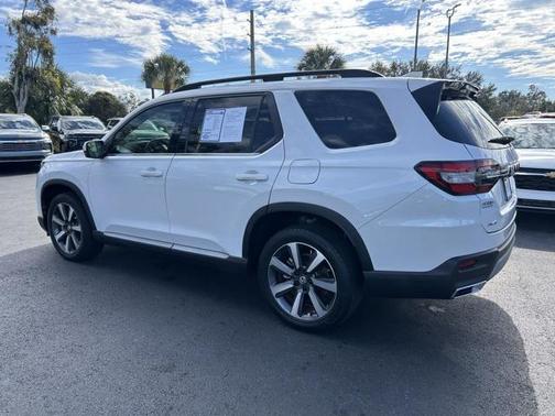 2023 Honda Pilot Touring 8-Passenger