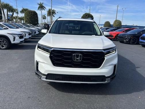 2023 Honda Pilot Touring 8-Passenger