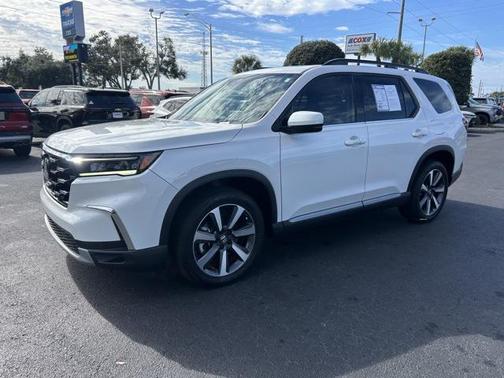 2023 Honda Pilot Touring 8-Passenger