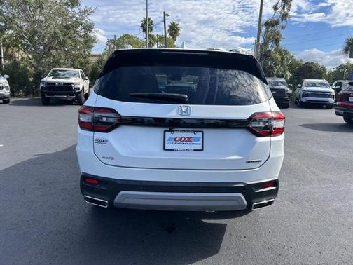 2023 Honda Pilot Touring 8-Passenger