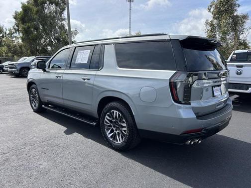 2025 Chevrolet Suburban 4WD Z71