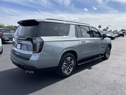 2025 Chevrolet Suburban 4WD Z71