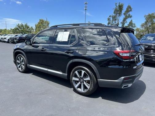 2023 Honda Pilot Touring 8-Passenger