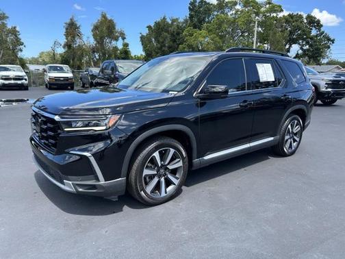 2023 Honda Pilot Touring 8-Passenger