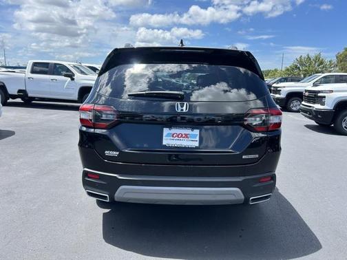 2023 Honda Pilot Touring 8-Passenger