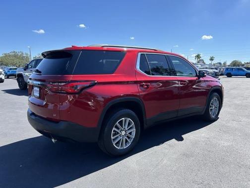 2023 Chevrolet Traverse LT Leather