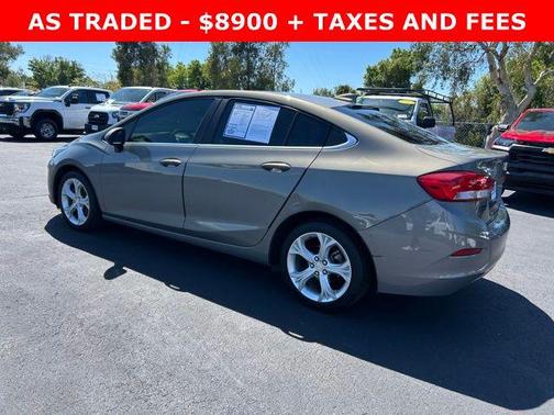 Pepperdust Metallic 2019 Chevrolet Cruze Premier