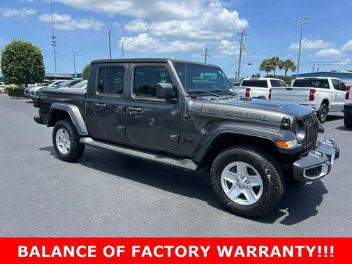 Granite Crystal Metallic Clearcoat 2023 Jeep Gladiator Sport S