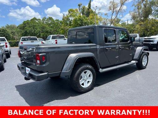 Granite Crystal Metallic Clearcoat 2023 Jeep Gladiator Sport S