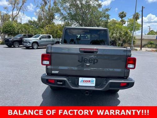 Granite Crystal Metallic Clearcoat 2023 Jeep Gladiator Sport S