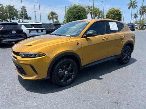 Acapulco Gold 2024 Dodge Hornet GT AWD