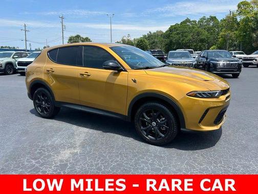 Acapulco Gold 2024 Dodge Hornet GT AWD