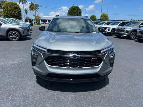 Sterling Gray Metallic 2025 Chevrolet Trax FWD 2RS