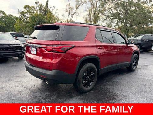 Radiant Red Tintcoat 2023 Chevrolet Traverse LT Cloth