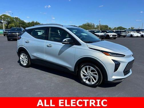 Silver Flare Metallic 2023 Chevrolet Bolt EUV FWD LT