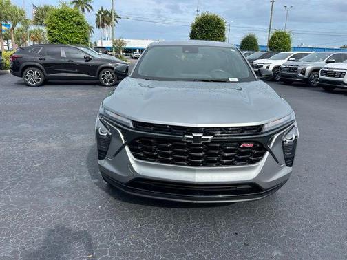 Sterling Gray Metallic 2024 Chevrolet Trax FWD 1RS