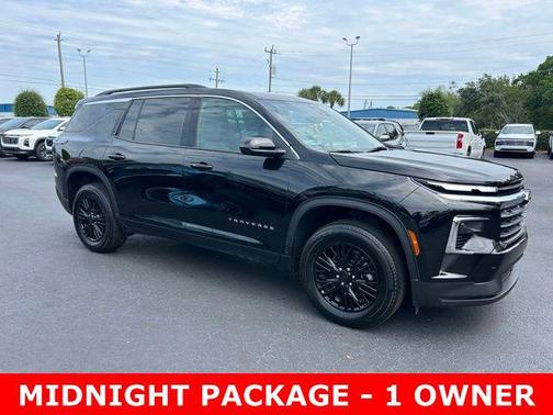 Mosaic Black Metallic 2025 Chevrolet Traverse LT