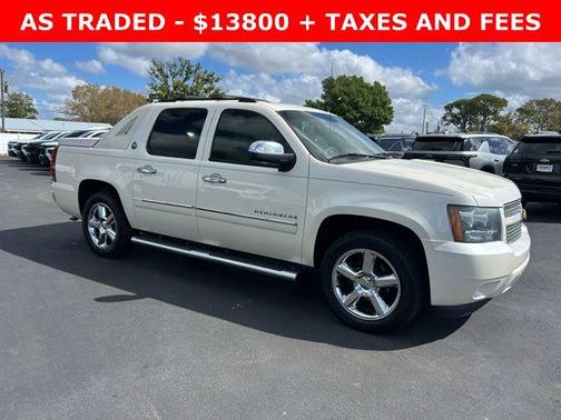 White Diamond Tricoat 2013 Chevrolet Avalanche LTZ