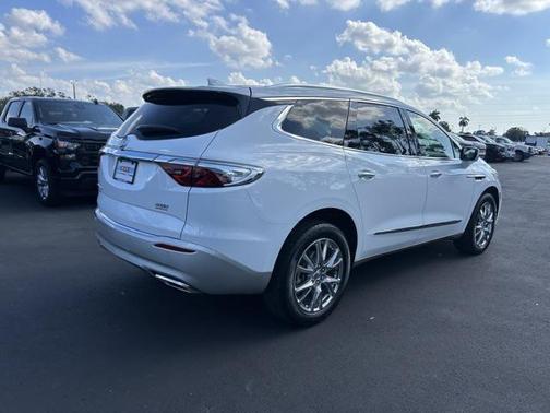 2023 Buick Enclave Essence FWD