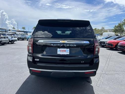 2024 Chevrolet Suburban LT
