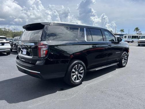 2024 Chevrolet Suburban LT