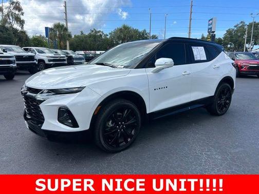 Iridescent Pearl Tricoat 2022 Chevrolet Blazer RS