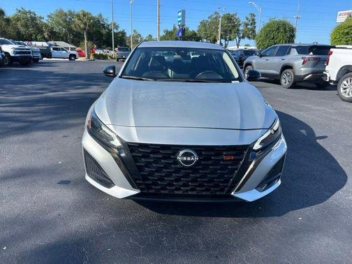 Brilliant Silver Metallic 2023 Nissan Altima SR FWD