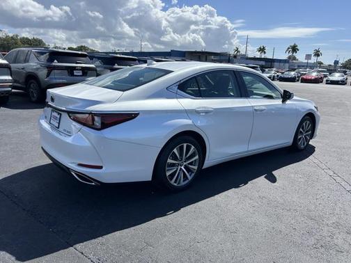 2021 Lexus ES 350 Base