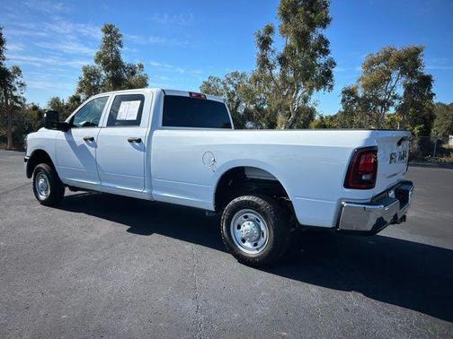 2023 RAM 2500 Tradesman Crew Cab 4x4 8' Box