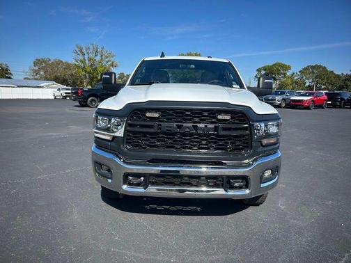2023 RAM 2500 Tradesman Crew Cab 4x4 8' Box