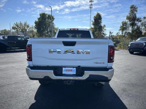2023 RAM 2500 Tradesman Crew Cab 4x4 8' Box