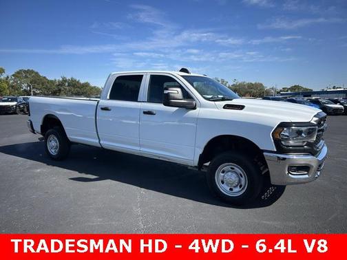 2023 RAM 2500 Tradesman Crew Cab 4x4 8' Box