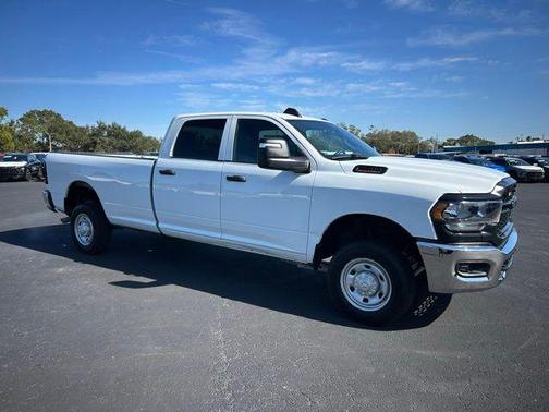 2023 RAM 2500 Tradesman Crew Cab 4x4 8' Box