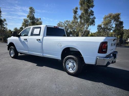 2023 RAM 2500 Tradesman Crew Cab 4x4 8' Box