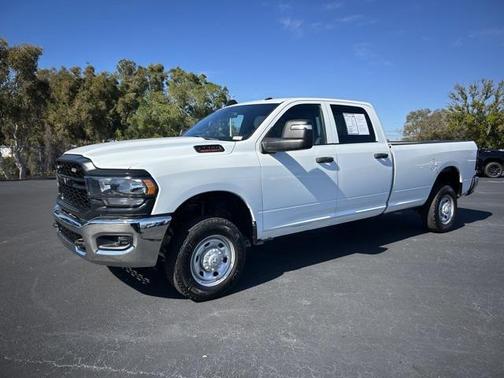 2023 RAM 2500 Tradesman Crew Cab 4x4 8' Box